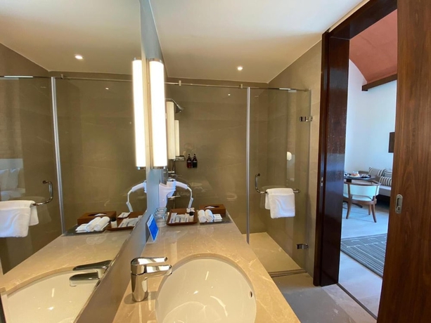 Imagen de la habitación del Hotel Marasa Sarovar Premiere Bodhgaya. Foto 15