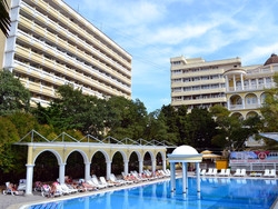 Imagen de la piscina del Hotel Marat Park Hotel. Foto 8