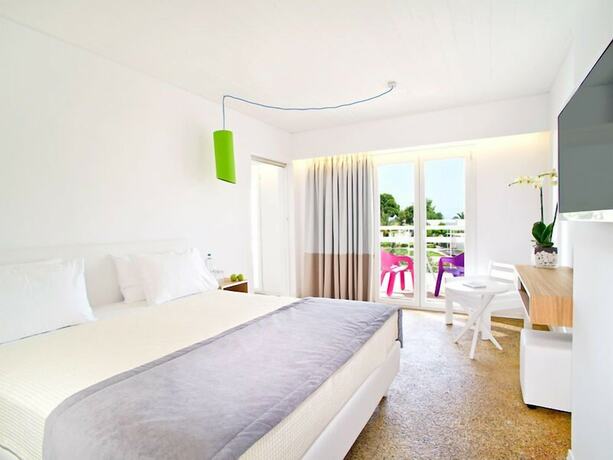 Imagen general del Hotel Marathon Beach Resort. Foto 9