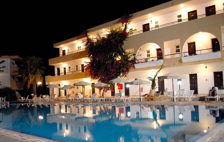 Imagen de los exteriores del Hotel Marathon. Foto 6