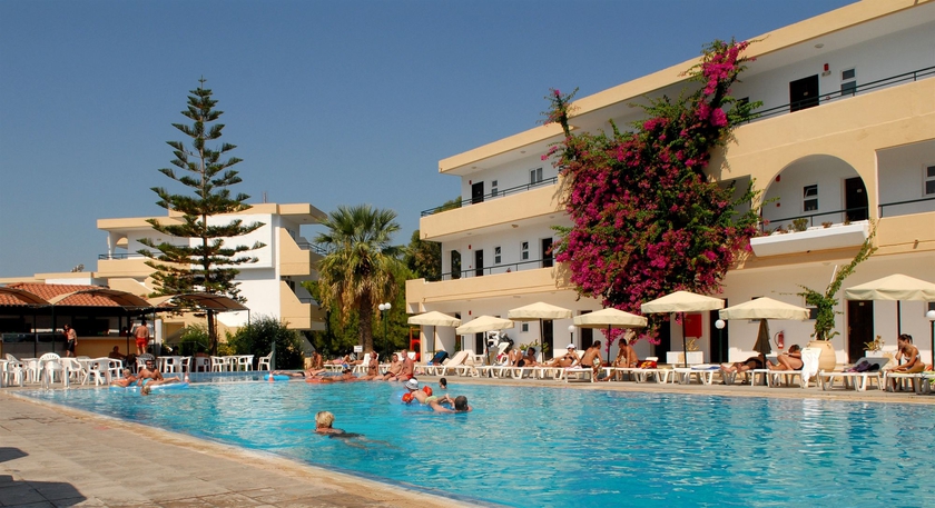 Imagen de la piscina del Hotel Marathon, Rodas. Foto 9