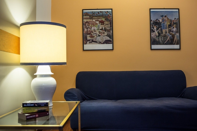 Imagen de los interiores del Hotel Marbela Apartments and Suites. Foto 16