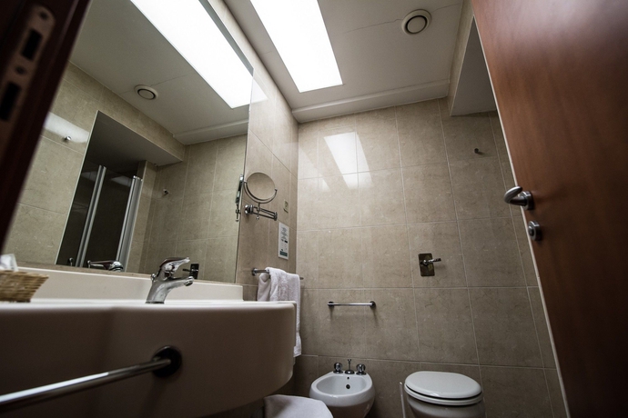 Imagen de la habitación del Hotel Marbela Apartments and Suites. Foto 9