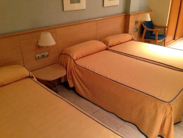 Imagen de la habitación del Hotel Marbella, Benidorm - Playa Poniente. Foto 3