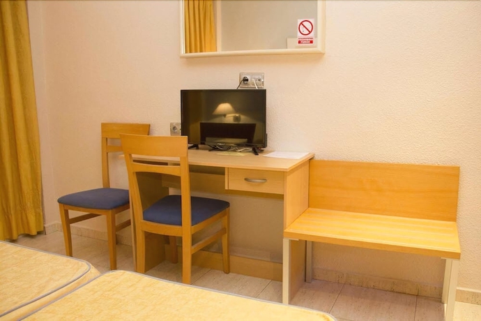 Imagen de la habitación del Hotel Marbella, Benidorm - Playa Poniente. Foto 4