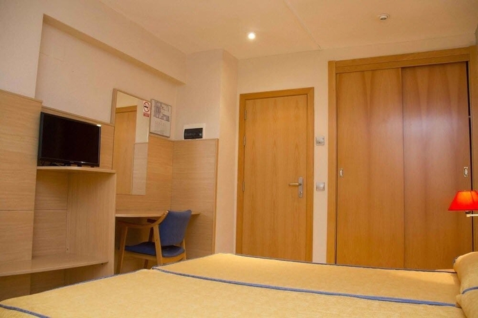 Imagen de la habitación del Hotel Marbella, Benidorm - Playa Poniente. Foto 8