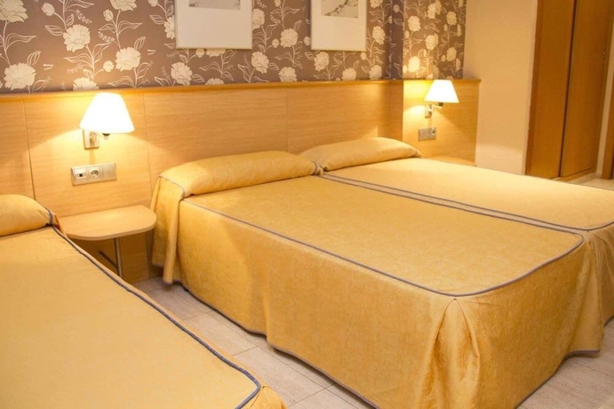 Imagen de la habitación del Hotel Marbella, Benidorm - Playa Poniente. Foto 9