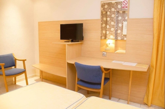 Imagen de la habitación del Hotel Marbella, Benidorm - Playa Poniente. Foto 10