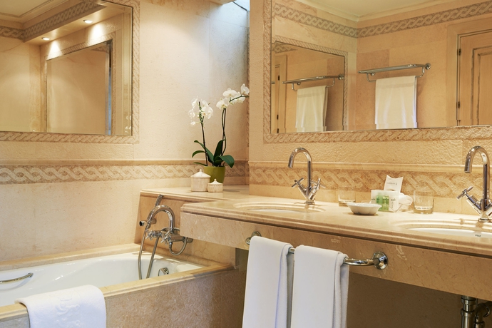 Imagen de la habitación del Hotel Marbella Club Golf Resort and Spa. Foto 8