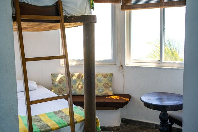 Imagen de la habitación del Hotel Marbella Eco Lodge. Foto 13