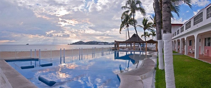 Imagen de la piscina del Hotel Marbella, Manzanillo. Foto 16