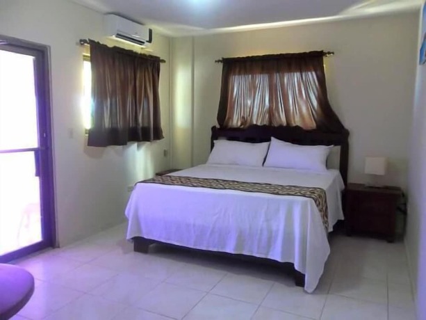 Imagen de la habitación del Hotel Marbella Montecristi. Foto 7