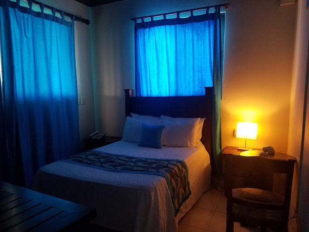 Imagen de la habitación del Hotel Marbella Montecristi. Foto 9