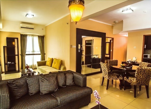 Imagen de la habitación del Hotel Marbella Suites Bandung. Foto 7