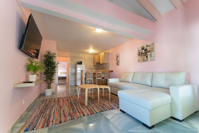 Imagen de la habitación del Hotel MarbellaCasadelMar. Foto 7