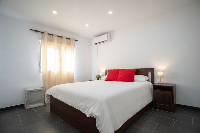 Imagen de la habitación del Hotel MarbellaCasadelMar. Foto 10