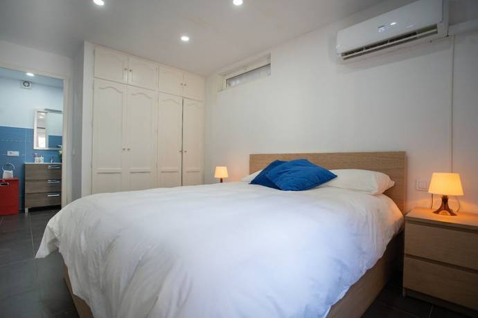 Imagen de la habitación del Hotel MarbellaCasadelMar. Foto 13