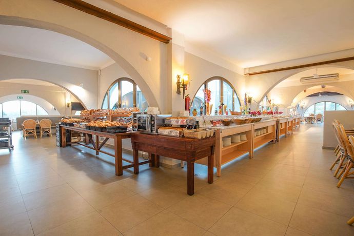 Imagen de los interiores del Hotel Marble Stella Maris Ibiza. Foto 20