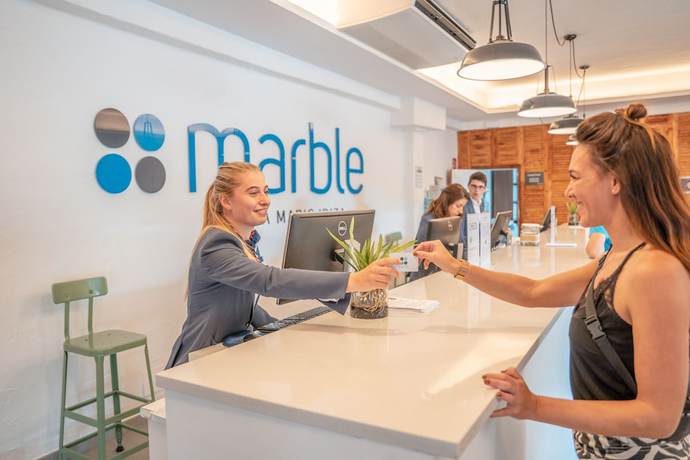 Imagen de los interiores del Hotel Marble Stella Maris Ibiza. Foto 22