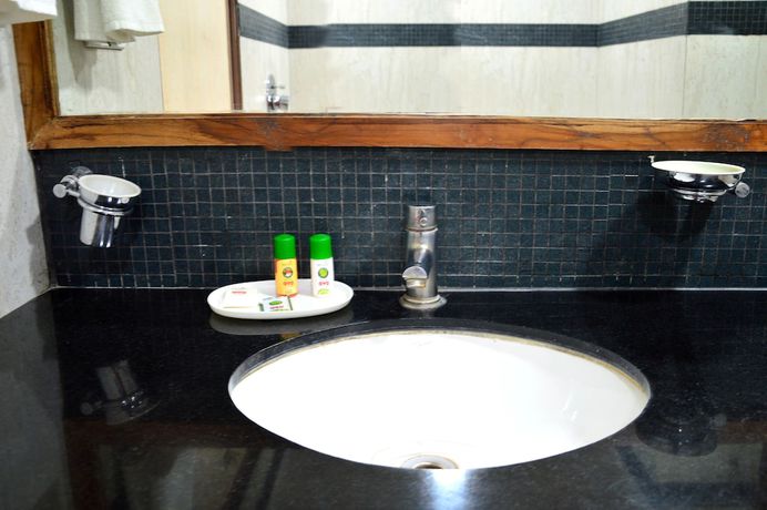 Imagen de la habitación del Hotel Marc Inn. Foto 6