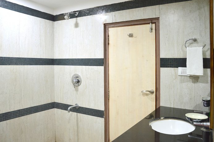 Imagen de la habitación del Hotel Marc Inn. Foto 8