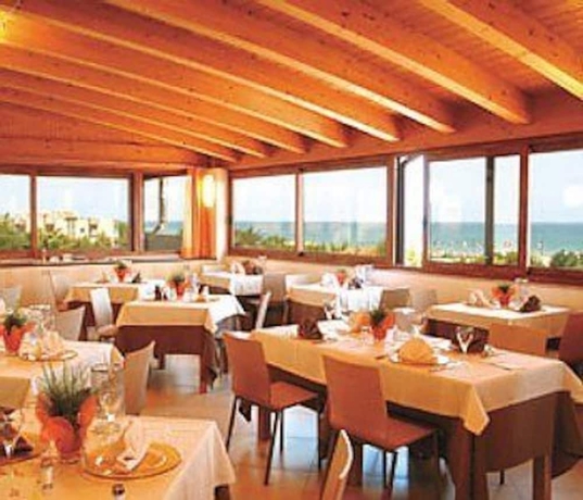 Imagen del bar/restaurante del Hotel Marc, Vieste. Foto 3
