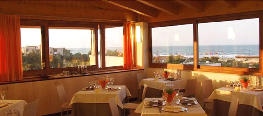 Imagen del bar/restaurante del Hotel Marc, Vieste. Foto 5
