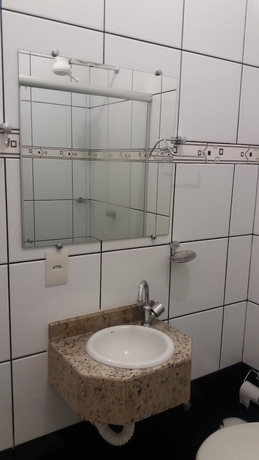 Imagen de la habitación del Hotel Marcan. Foto 13