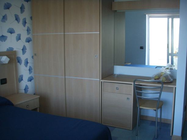 Imagen de la habitación del Hotel Marcaneto. Foto 4