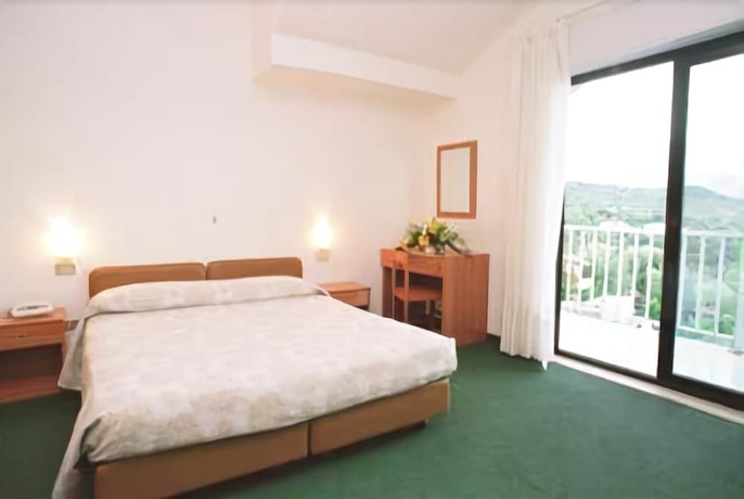 Imagen de la habitación del Hotel Marcaneto. Foto 13