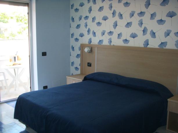 Imagen de la habitación del Hotel Marcaneto. Foto 14