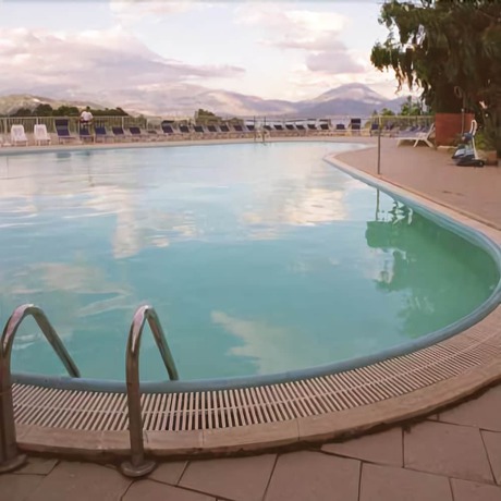Imagen de la piscina del Hotel Marcaneto. Foto 20