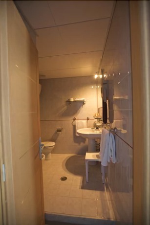 Imagen de la habitación del Hotel Marcaneto. Foto 15