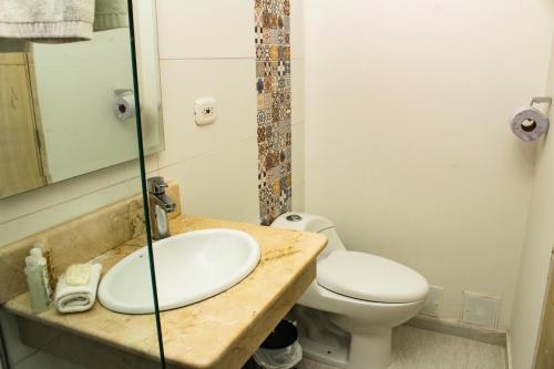 Imagen de la habitación del Hotel Marcari. Foto 6