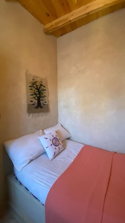 Imagen de la habitación del Hotel Marcelia Eco-Village Front Lake View. Foto 5