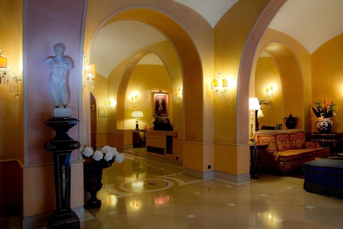 Imagen de los interiores del Hotel Marcella Royal - Rooftop Garden. Foto 15