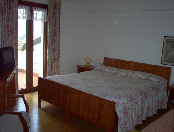 Imagen de la habitación del Hotel Marcellino. Foto 15