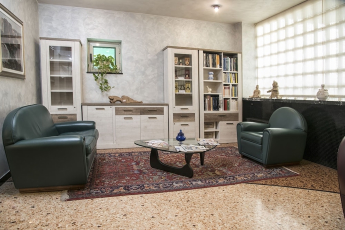 Imagen de los interiores del Hotel Marchi. Foto 16