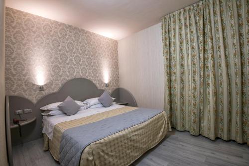 Imagen de la habitación del Hotel Marchi. Foto 6