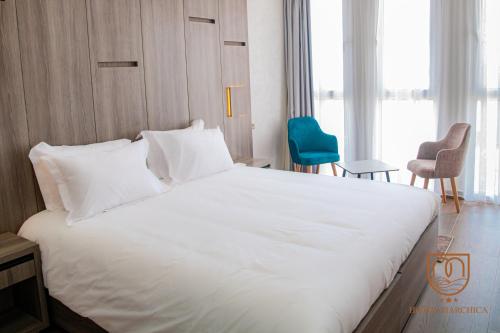 Imagen de la habitación del Hotel Marchica. Foto 10