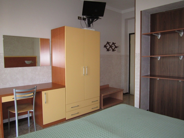 Imagen de la habitación del Hotel Marchina. Foto 4