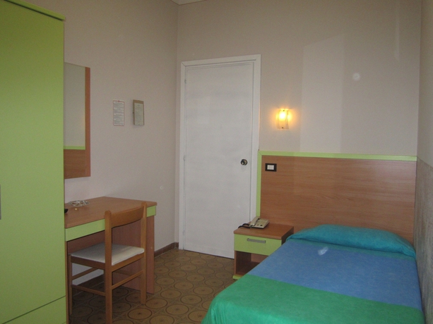 Imagen de la habitación del Hotel Marchina. Foto 8