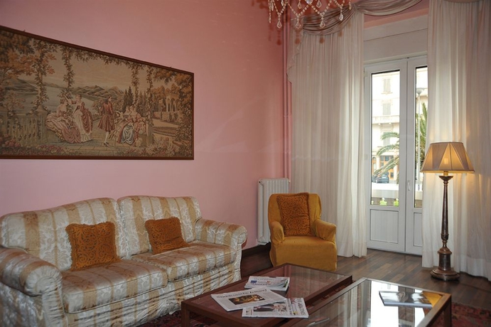 Imagen de los interiores del Hotel Marchionni. Foto 7