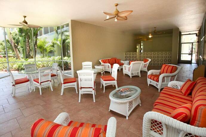 Imagen general del Hotel Marco Beach Vacation Suites. Foto 3
