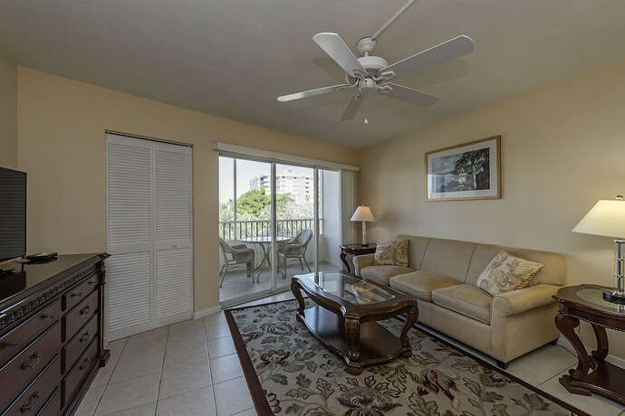 Imagen general del Hotel Marco Beach Vacation Suites. Foto 6