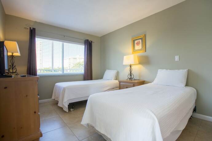 Imagen de la habitación del Hotel Marco Beach Vacation Suites. Foto 20