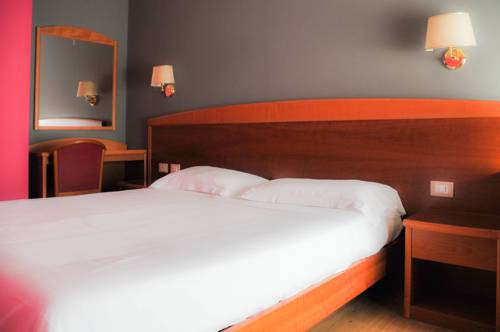 Imagen de la habitación del Hotel Marco Effe. Foto 3