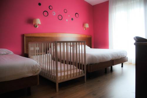 Imagen de la habitación del Hotel Marco Effe. Foto 7