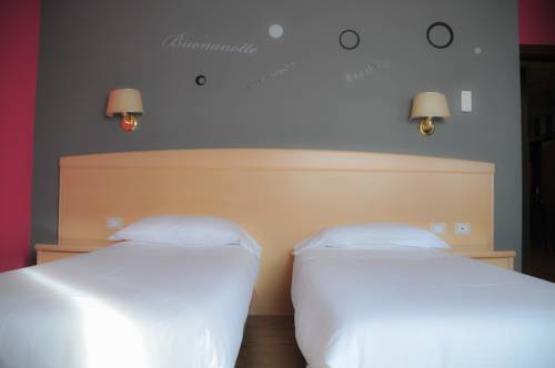 Imagen de la habitación del Hotel Marco Effe. Foto 8