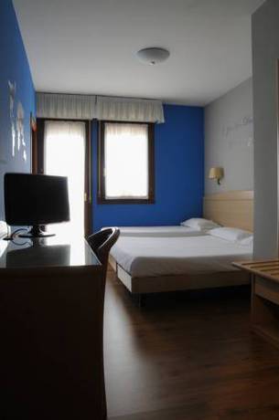 Imagen de la habitación del Hotel Marco Effe. Foto 11